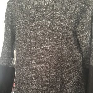 Forever 21 SWEATER 🎗Unique sleeve dtail